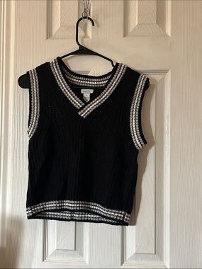 Rue21 Black and White V-Neck Sweater Vest